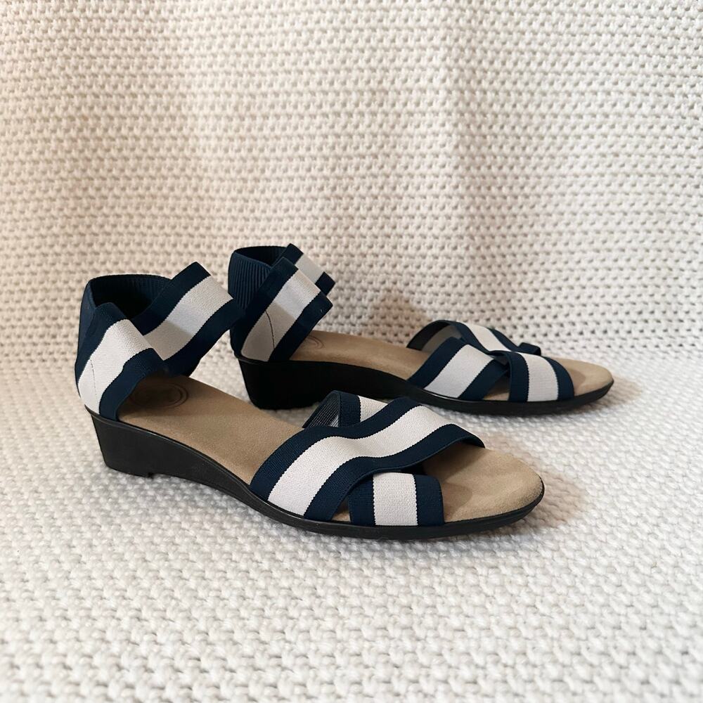 Charleston Shoe Co Lafayette Harrel Navy Blue White Mix Elastic Low Wedges 7 Box